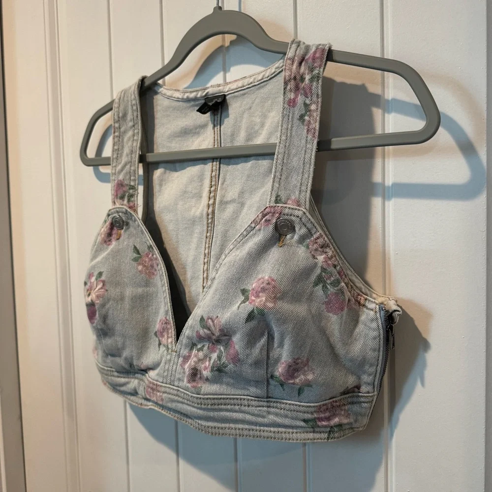 Wild Fable Light Wash Denim Floral Crop Top with Pink Roses - Picture 2 of 9